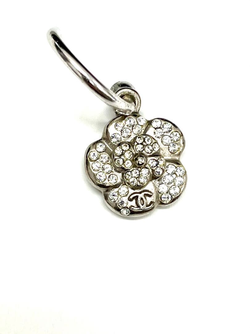 Dayday ok 正規品CHANELカメリア スウィングピアス片方