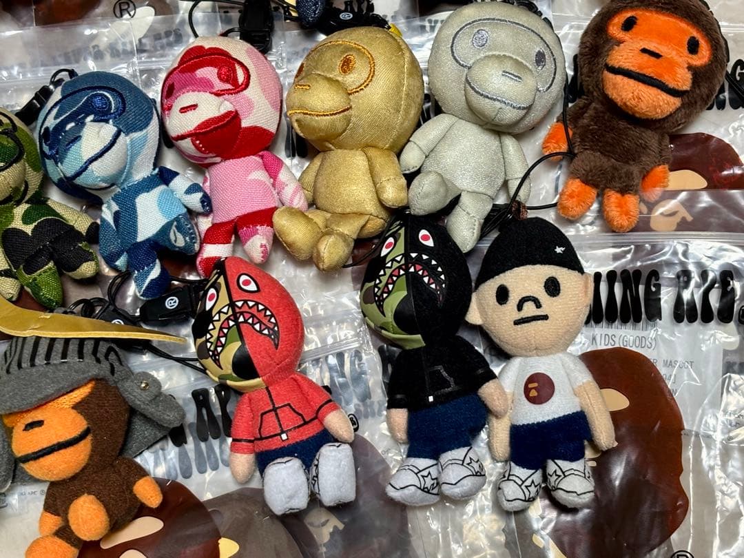 A BATHING APE マスコット27体 ブリキ缶 マイロ レア BAPE