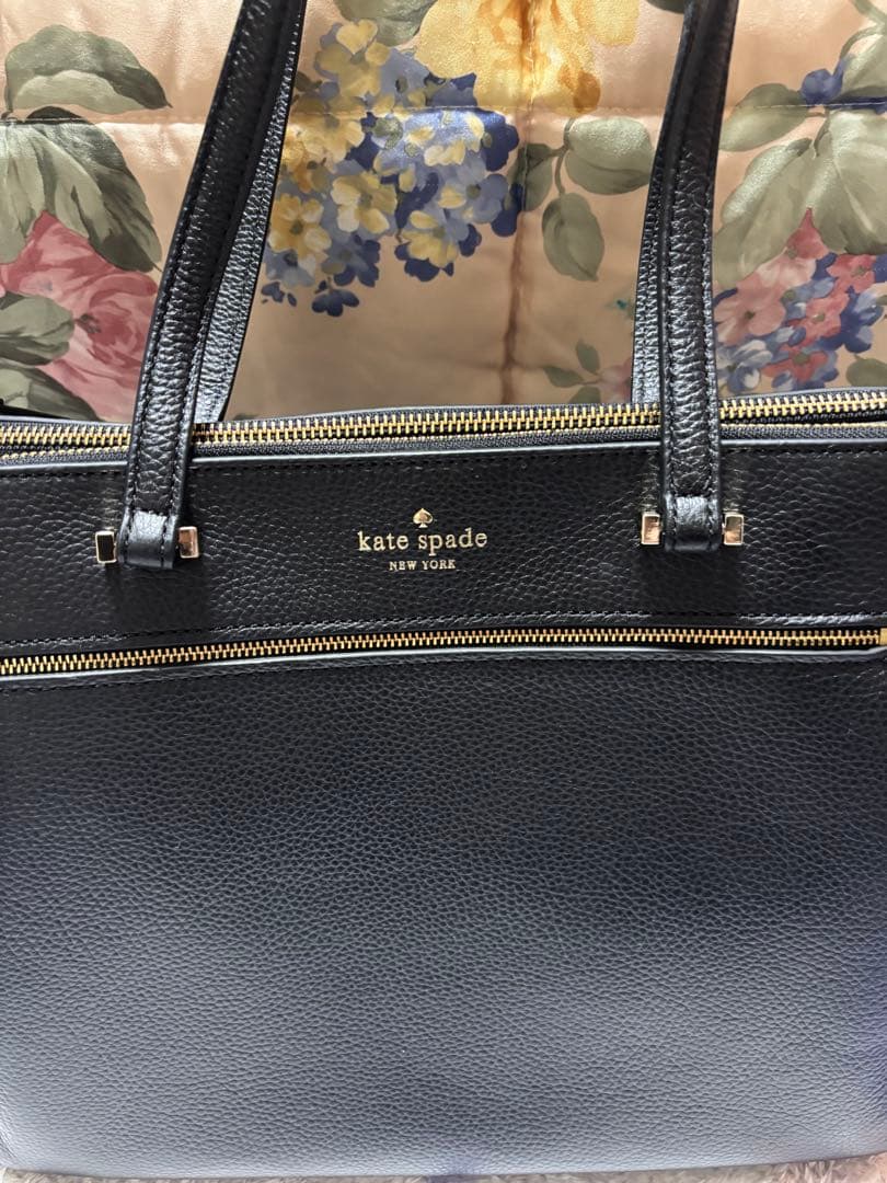 未使用品　kate spade 黒 レザー トートバッグ A4 大容量