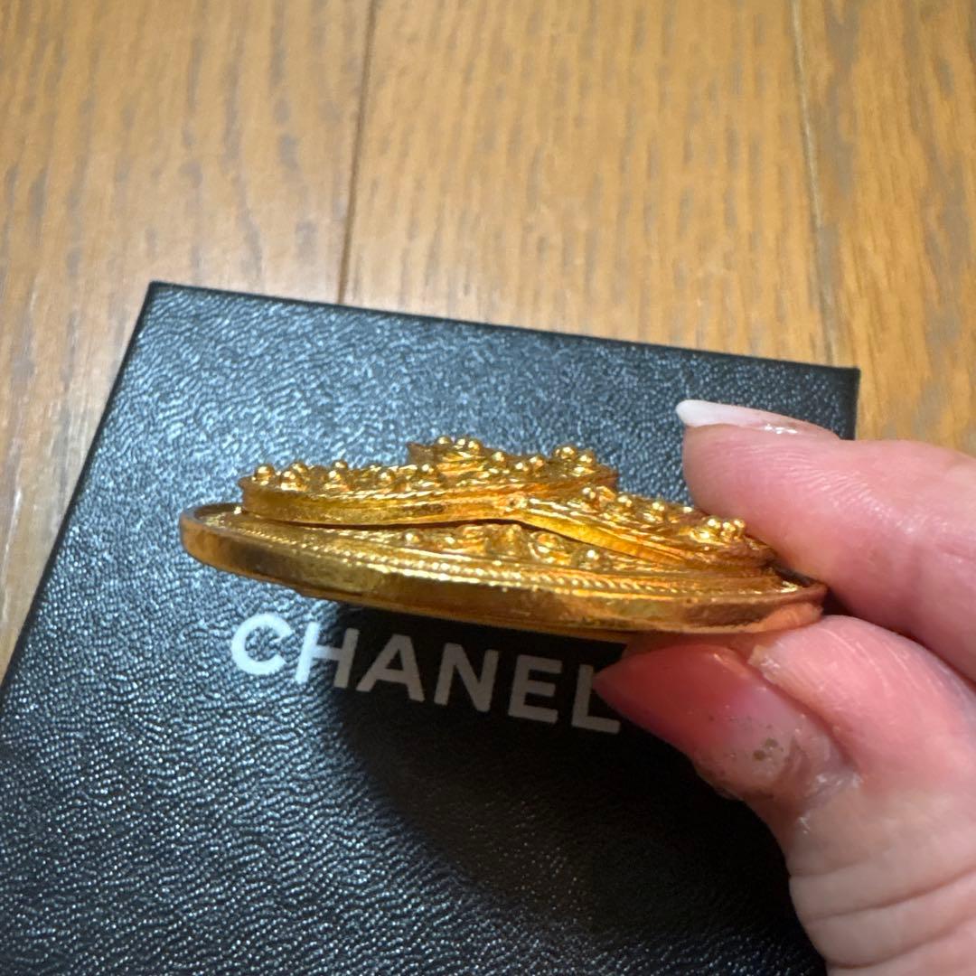 CHANEL ゴールド ブローチ CCロゴ