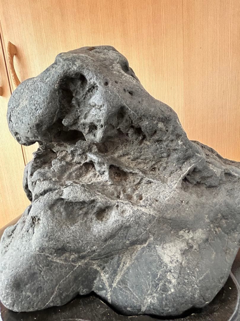 新潟県南魚沼市　水無川産　八海石　うぶ石　今後なかなか出て来ない一石です！