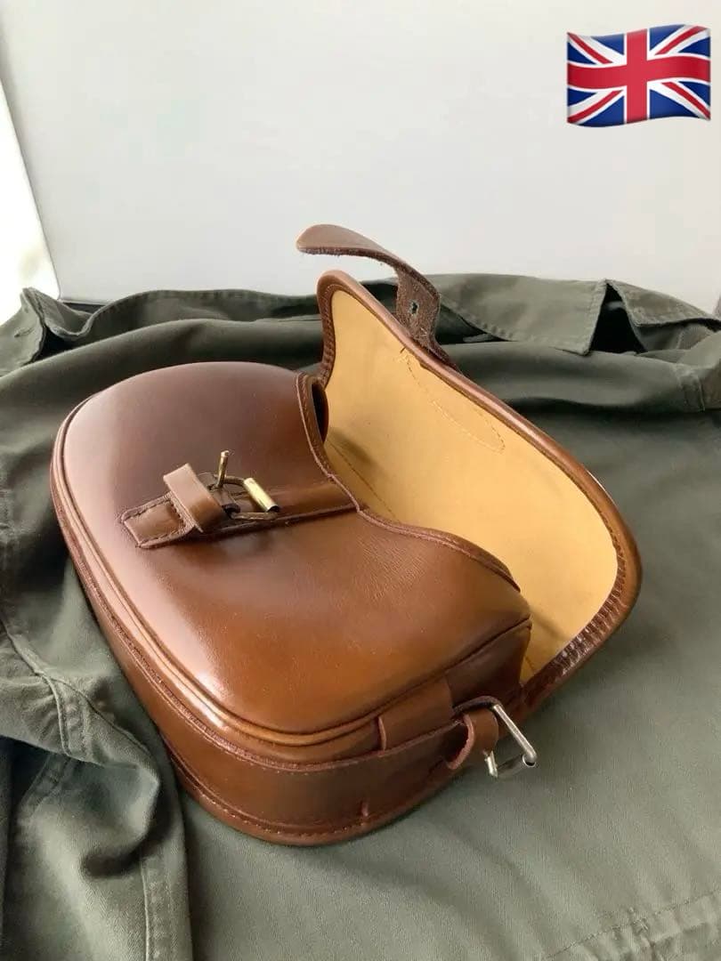 英国ミルナー 社製　本格的な本革カートリッジ(散弾/アモ)ショルダーバッグ