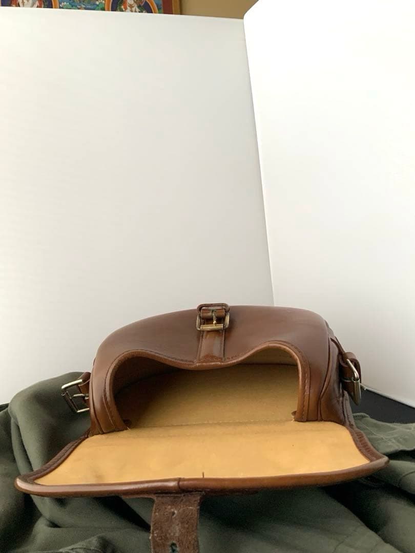 英国ミルナー 社製　本格的な本革カートリッジ(散弾/アモ)ショルダーバッグ