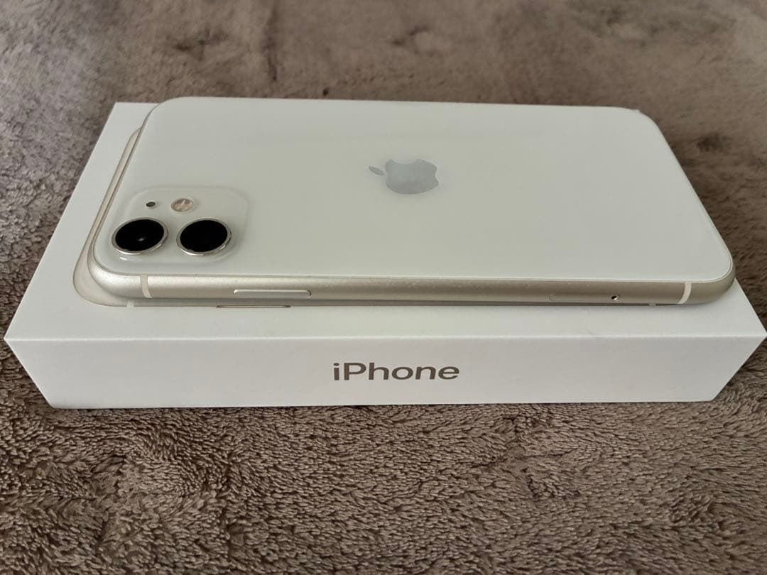 Apple iPhone 11 ホワイト 本体