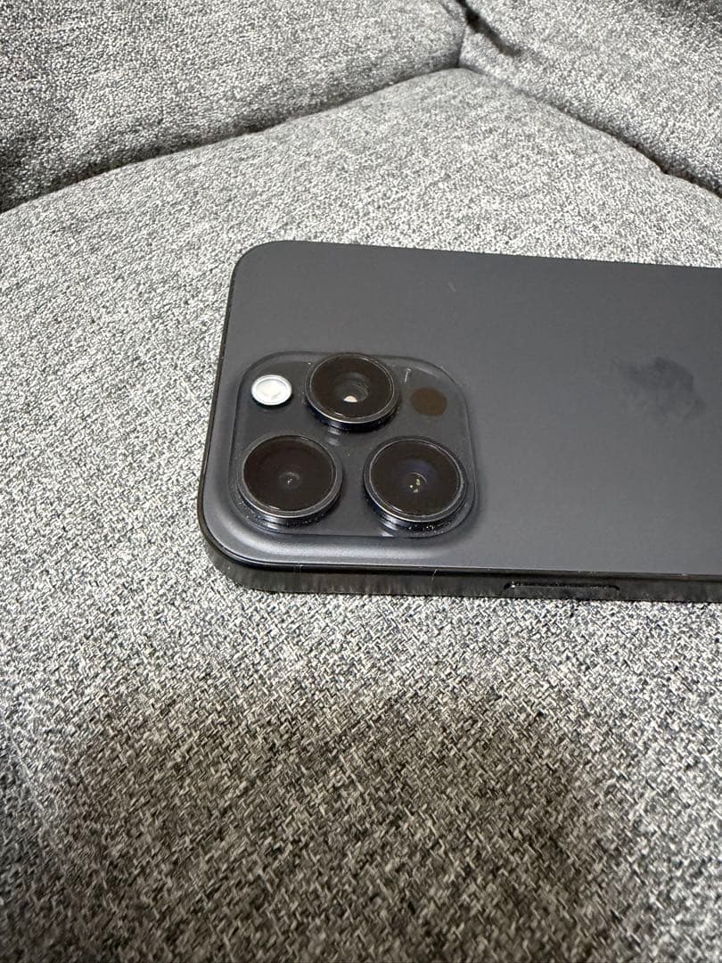 iPhone 15 Pro Max ブラックチタニウム 256GB