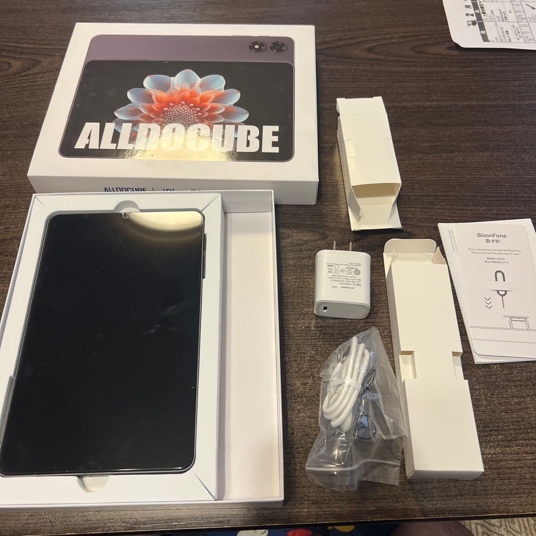 ALLODOCUBE iPlay 70 mini Pro 本体