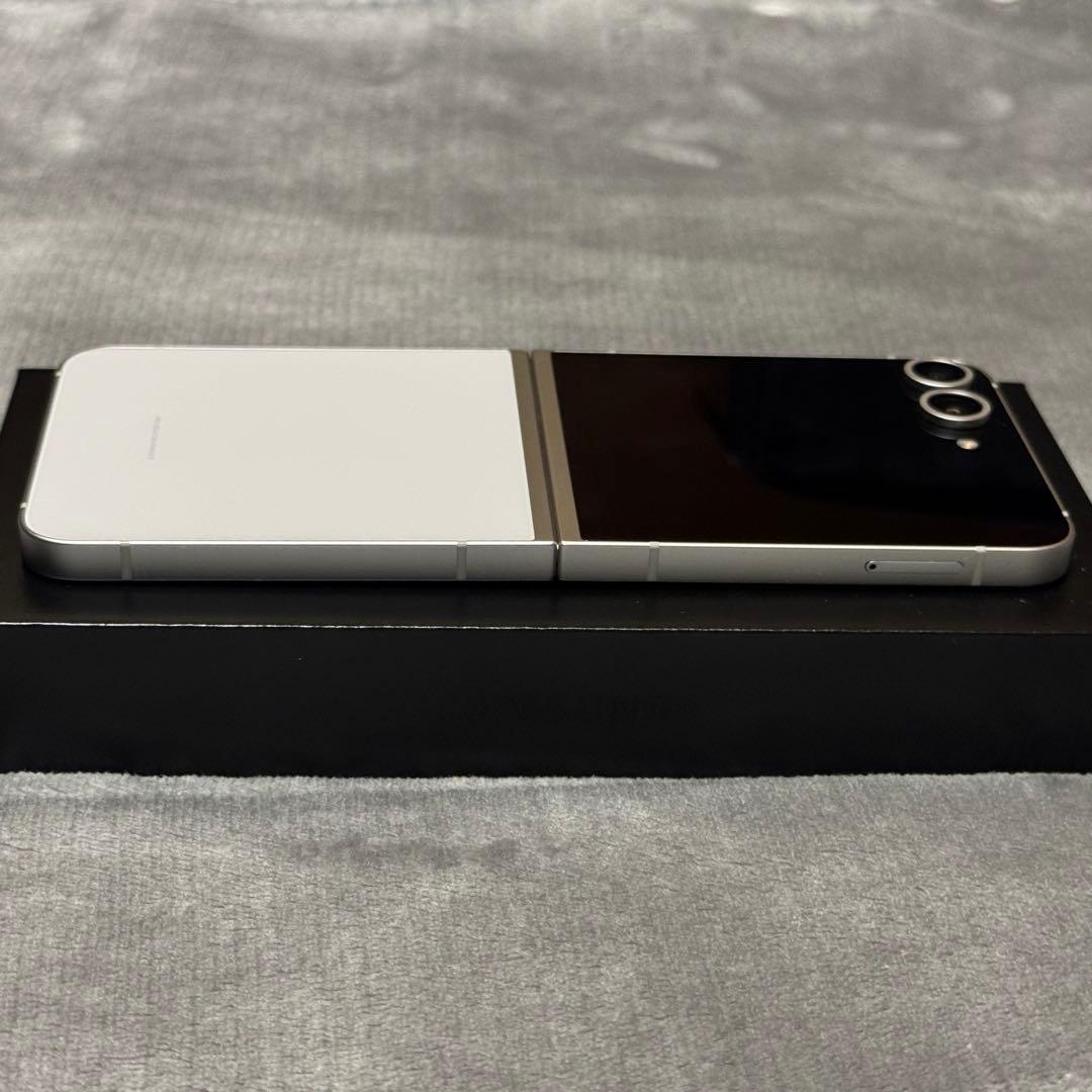 【ジャンク】Samsung Galaxy Z Flip6 256GB