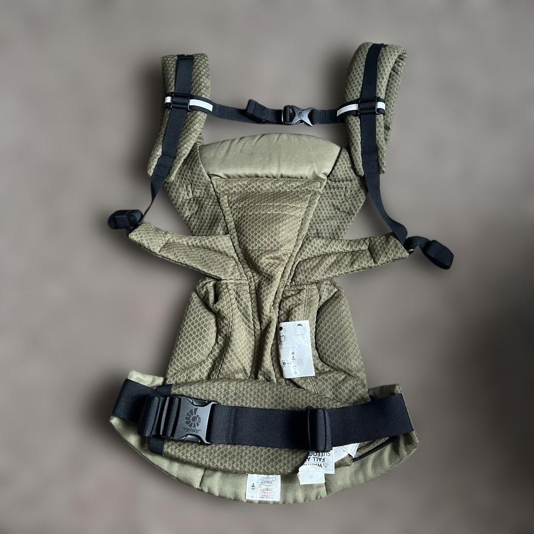 値下げしました！オムニブリーズ　抱っこ紐 カーキ