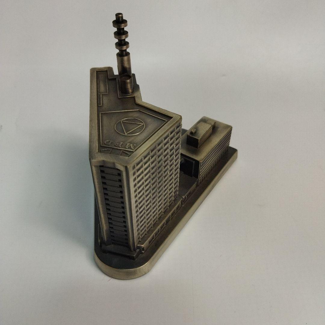 警視庁本部庁舎　1/1000 ガラスケース付き 置物 ミニチュア