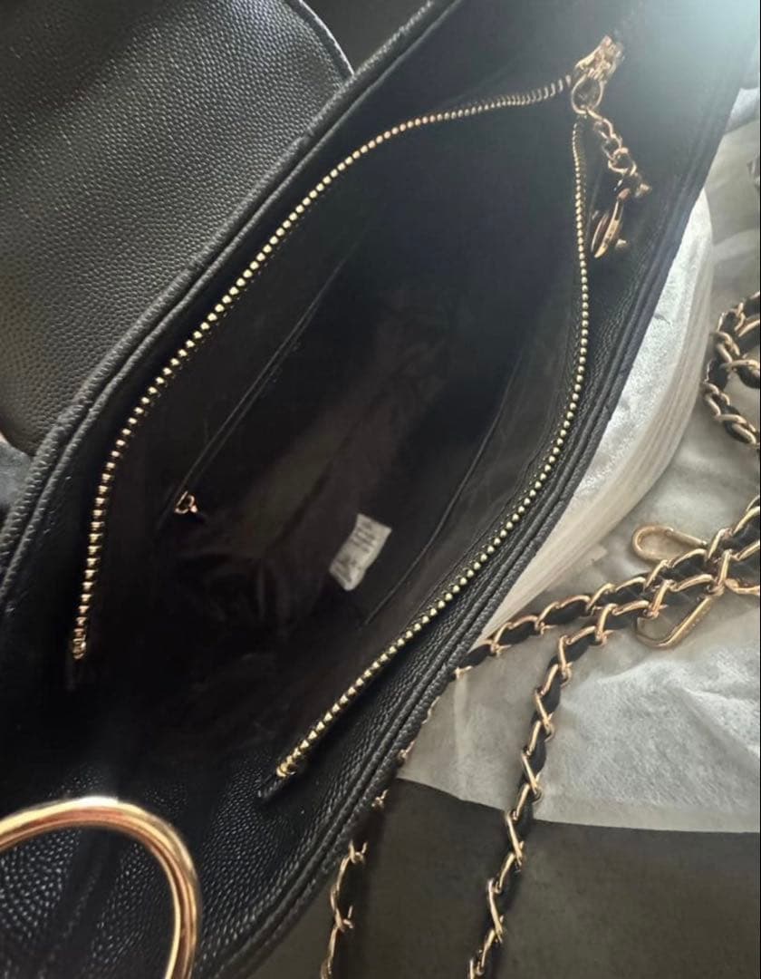 CHANEL ブラック キルティングショルダーバッグ