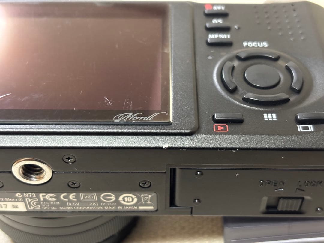 SIGMA DP2 Merrill (クローズアップレンズ付き)