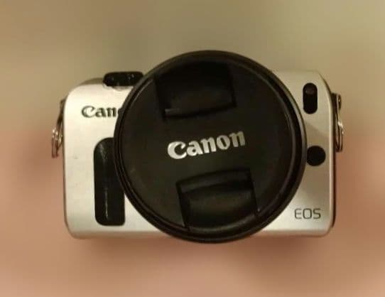 期間限定値引日曜日まで　ミラーレス一眼　Canon　EOS　M シルバーセット