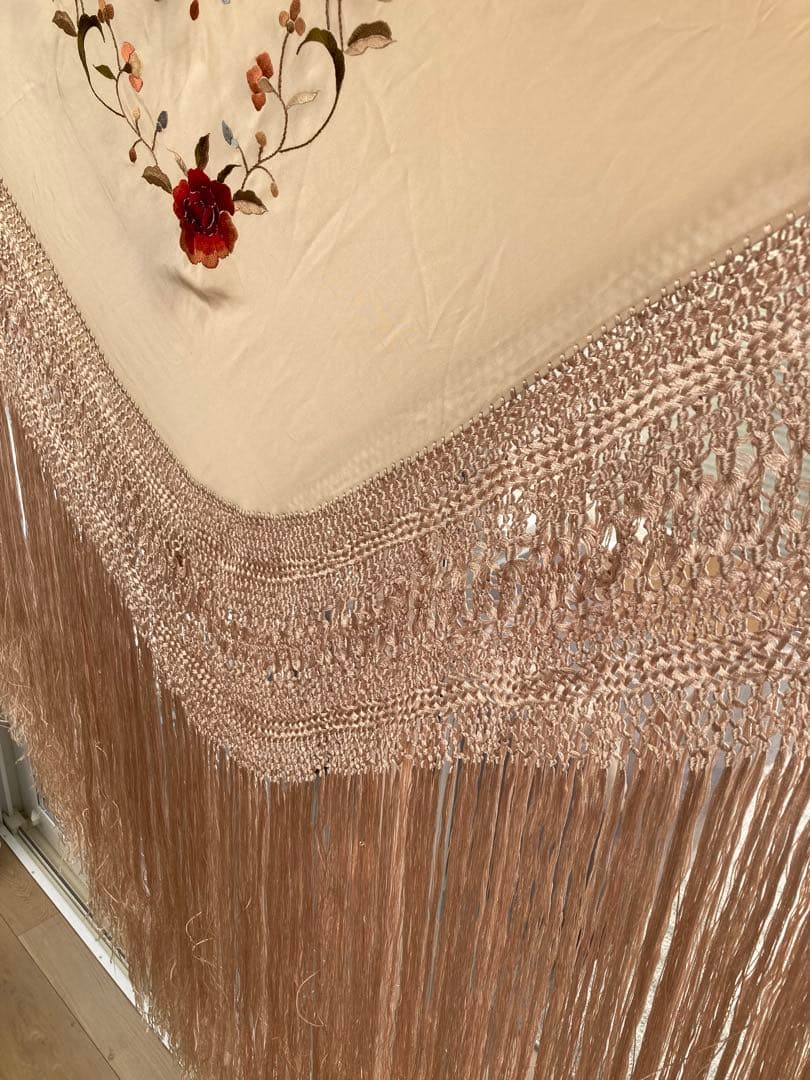 フラメンコ　マントン　ベージュ　多色刺繍　シルク手刺繍　大判180cm