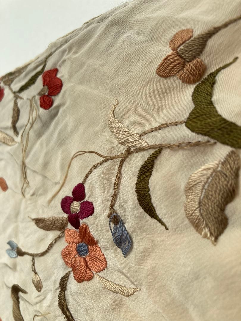 フラメンコ　マントン　ベージュ　多色刺繍　シルク手刺繍　大判180cm