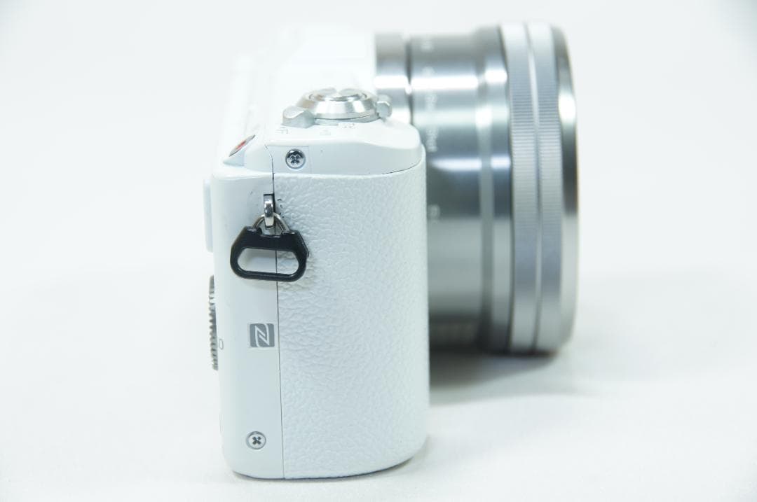 【美品】 SONY α5100 ホワイト シャッター数248回 【返品保証】