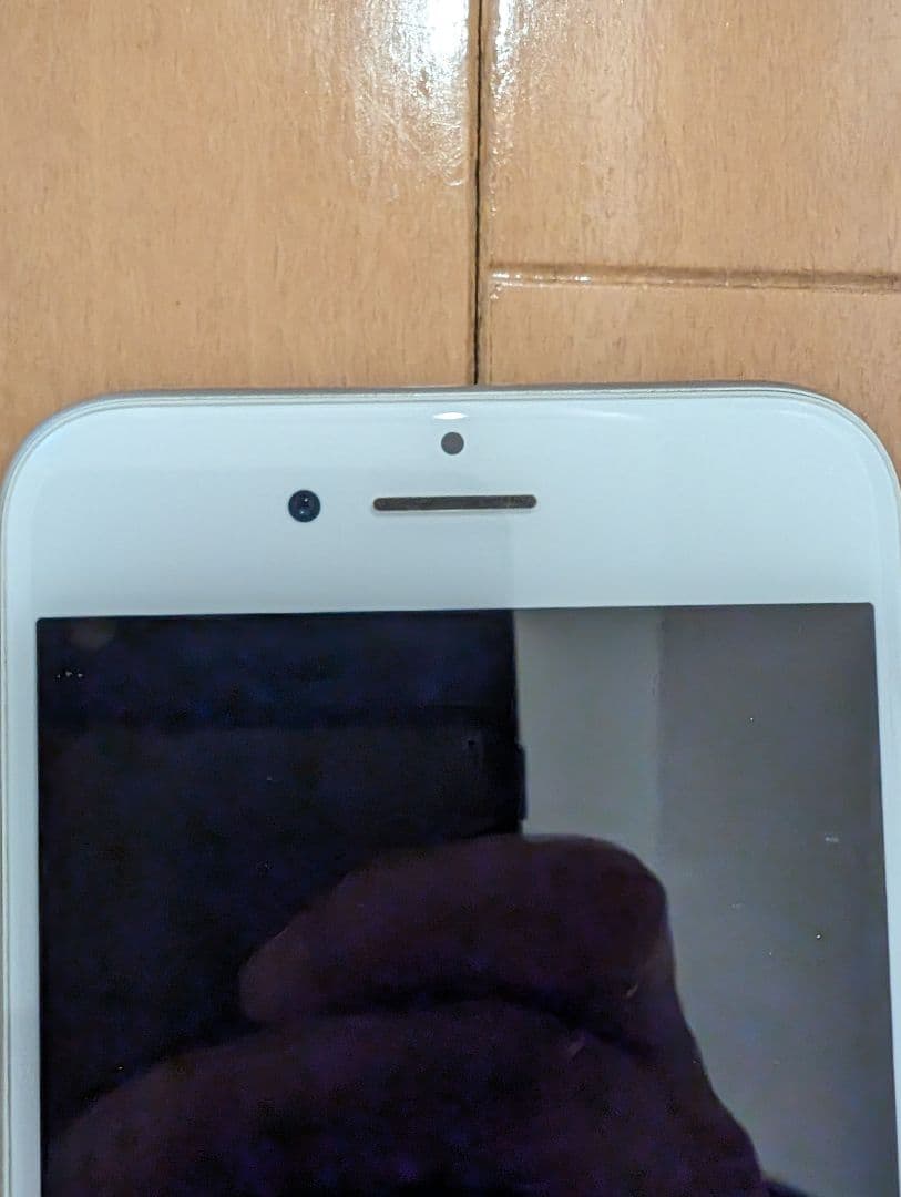 iPhone8 シルバー　64GB SIMフリー