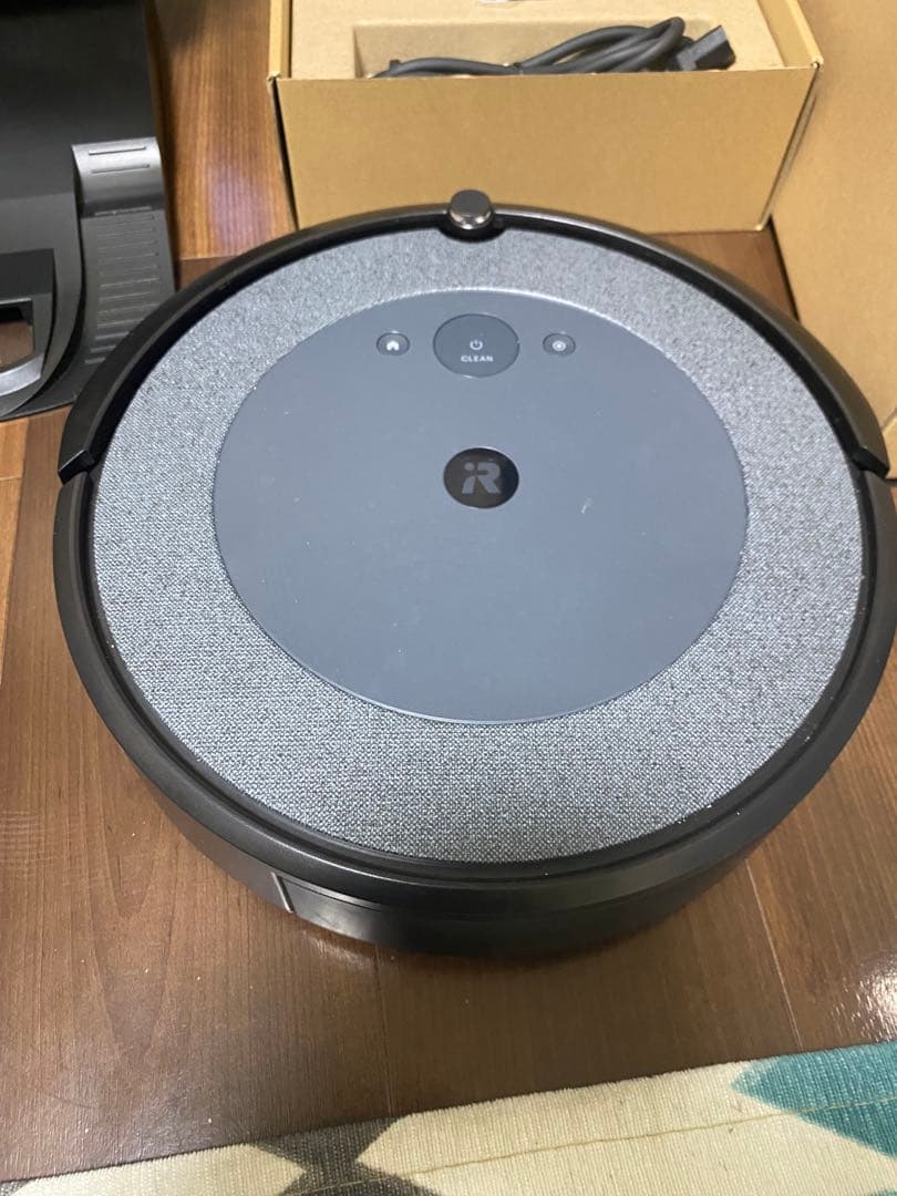 iRobot Roomba i5+ 本体