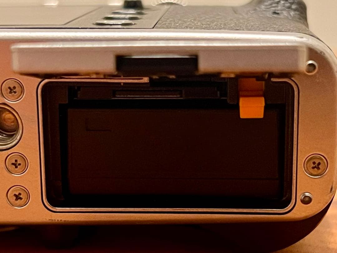 u*1様 【FUJIFILM】 X-E3 シルバー/ブラック