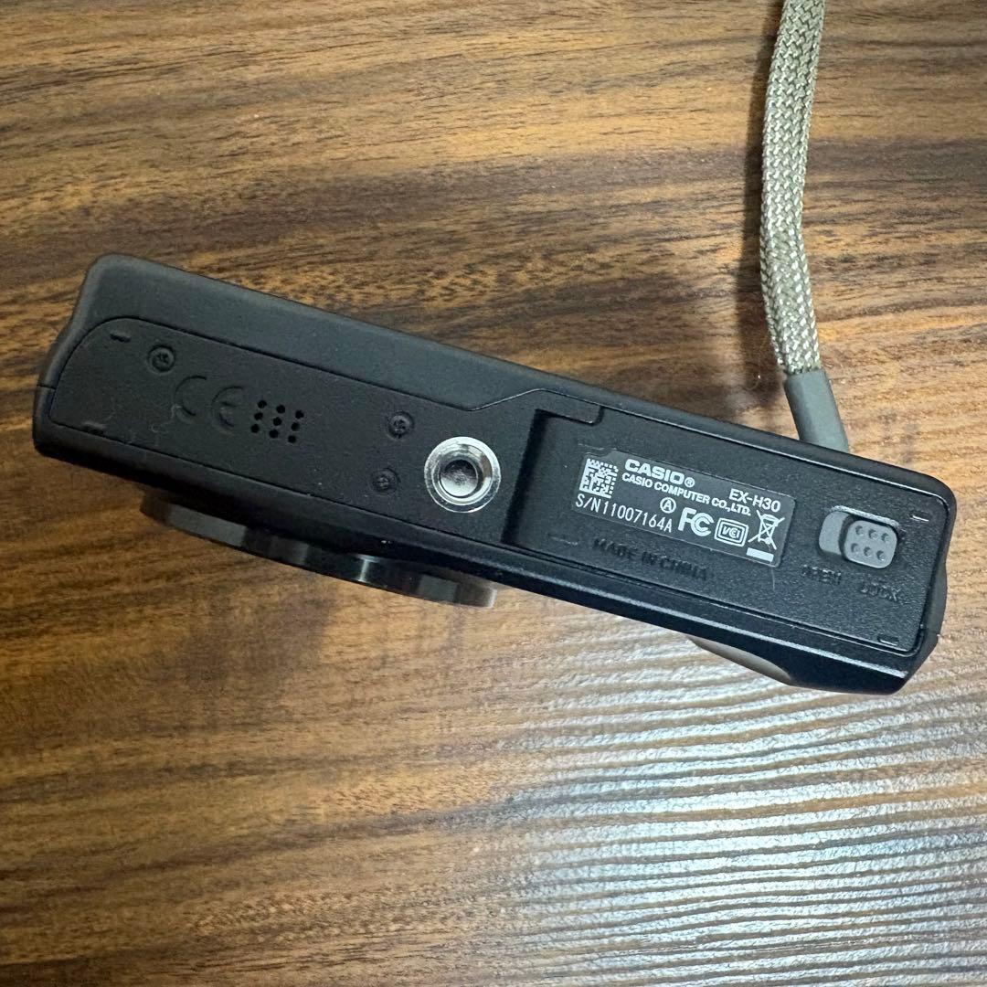 【ピンクの猫】CASIO EXILIM EX-H30 コンデジ ブラック