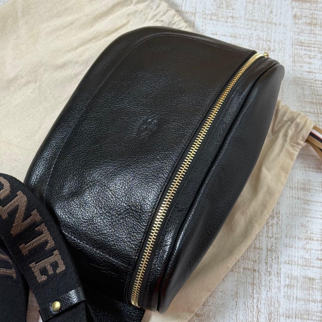 未使用　il bisonte イルビゾンテ　バムバッグ ボディーバッグ