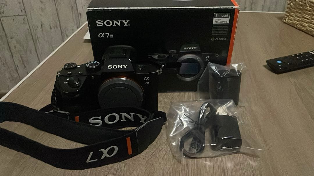 y*y様 動作確認済み！説明書ありの箱付きα7iiiボディ＋バッテリー+充電ケー