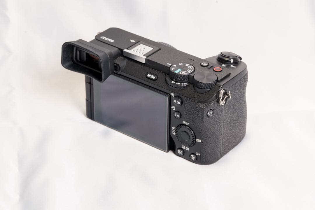 SONY α6700 ILCE-6700 ボディ　＋smallRigグリップ