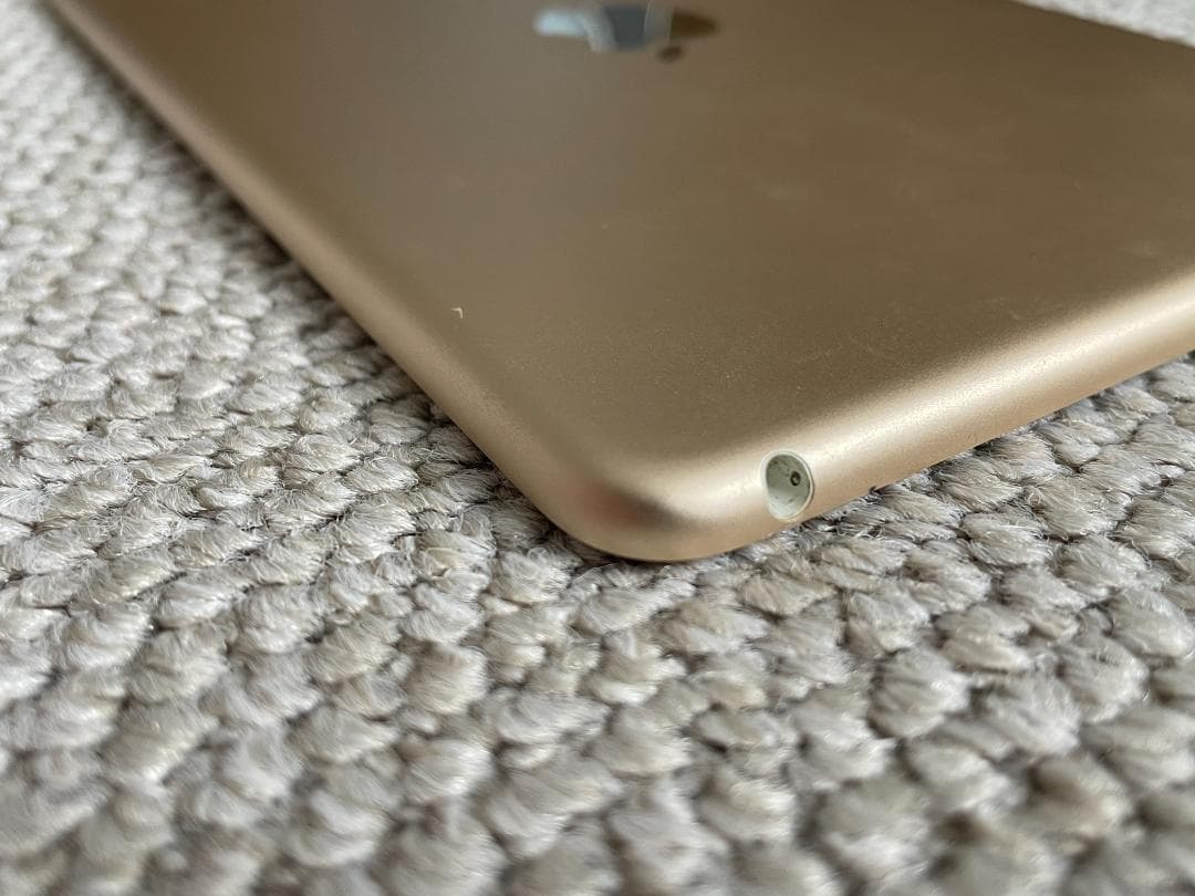 APPLE iPad mini4 wifiモデル 16GB GOLD