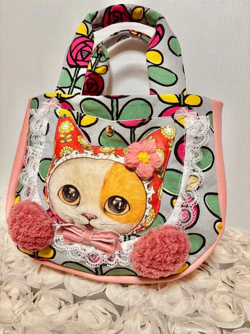 専用ページ❤️コヤンイサムチョン　薔薇柄のピンクフェイクレザーのころりんバッグ