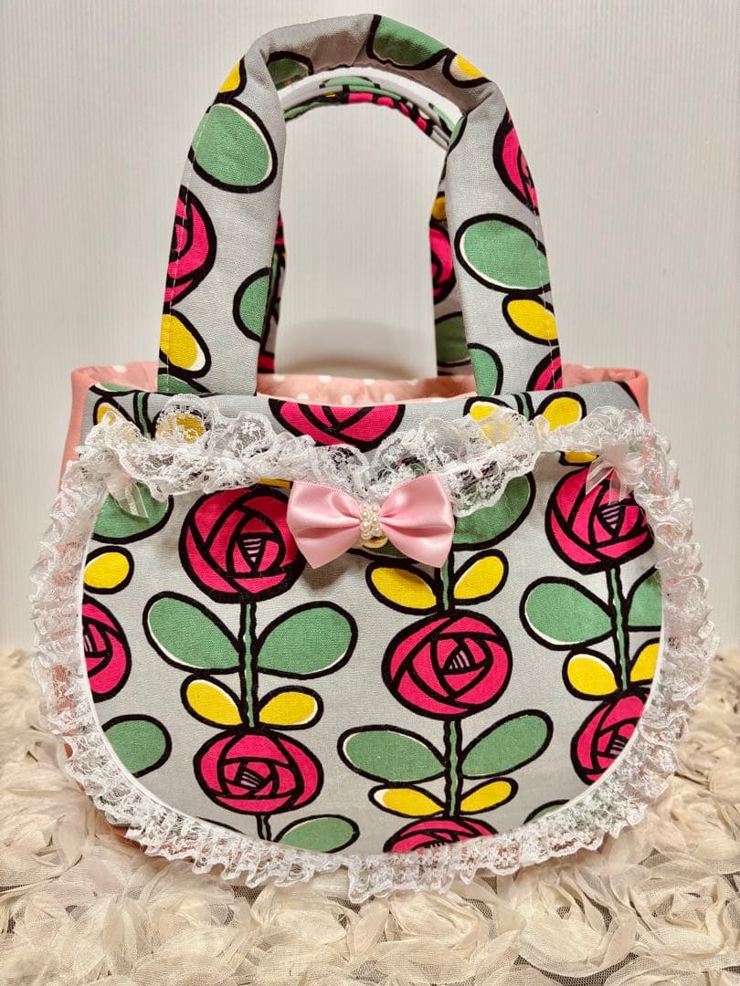 専用ページ❤️コヤンイサムチョン　薔薇柄のピンクフェイクレザーのころりんバッグ