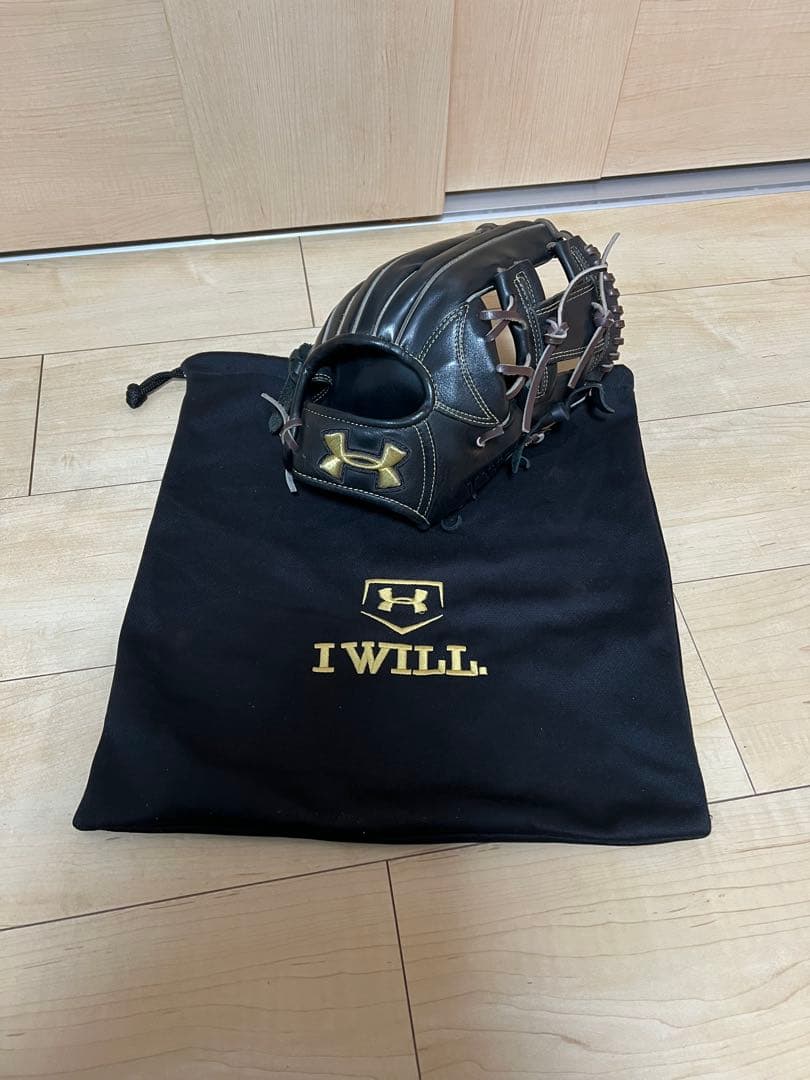 アンダーアーマー　軟式グローブ
