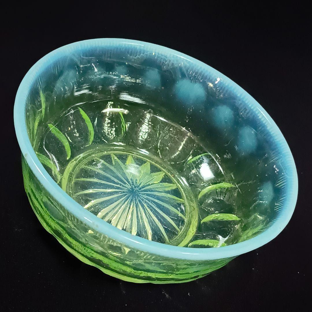 【希少】ウランガラス　乳白色　ガラスボウル　3枚　明治ガラス　大正ガラス