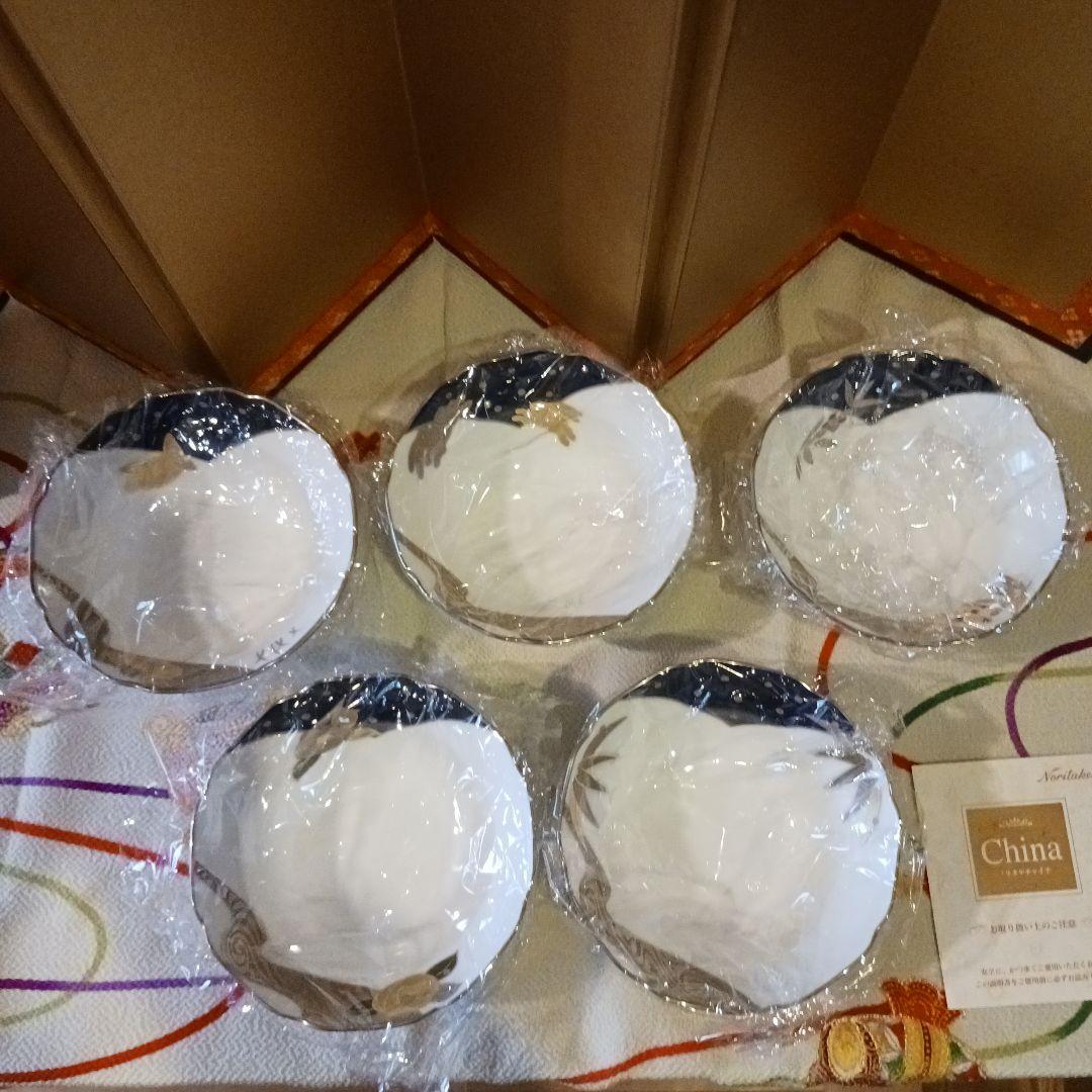 ノリタケボーンチャイナ あやみなも冬 雪見銀彩絵変深小鉢揃 HOYA ２箱