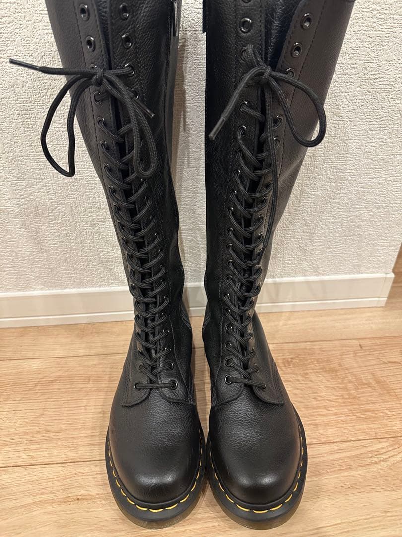 Dr.Martens ドクターマーチン ロングブーツ 1B60 20ホール