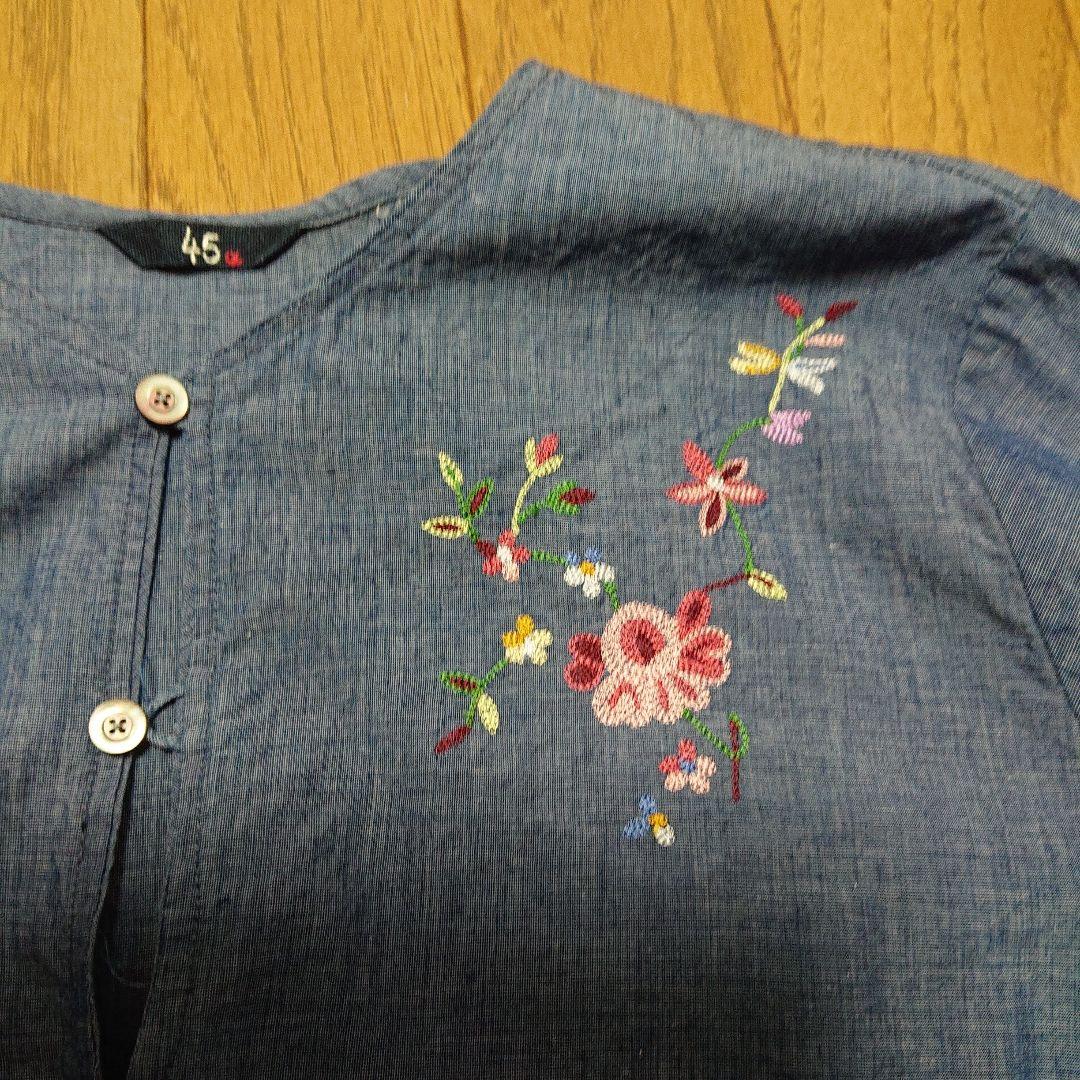 45R、紺杢に花の刺繍長袖ブラウス