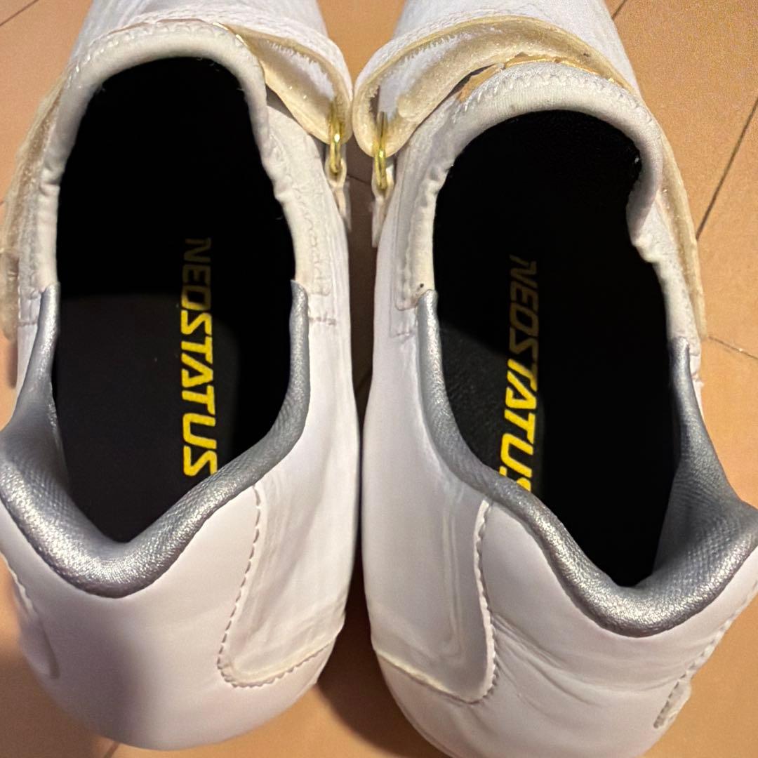 ZETTホワイト スパイクシューズ