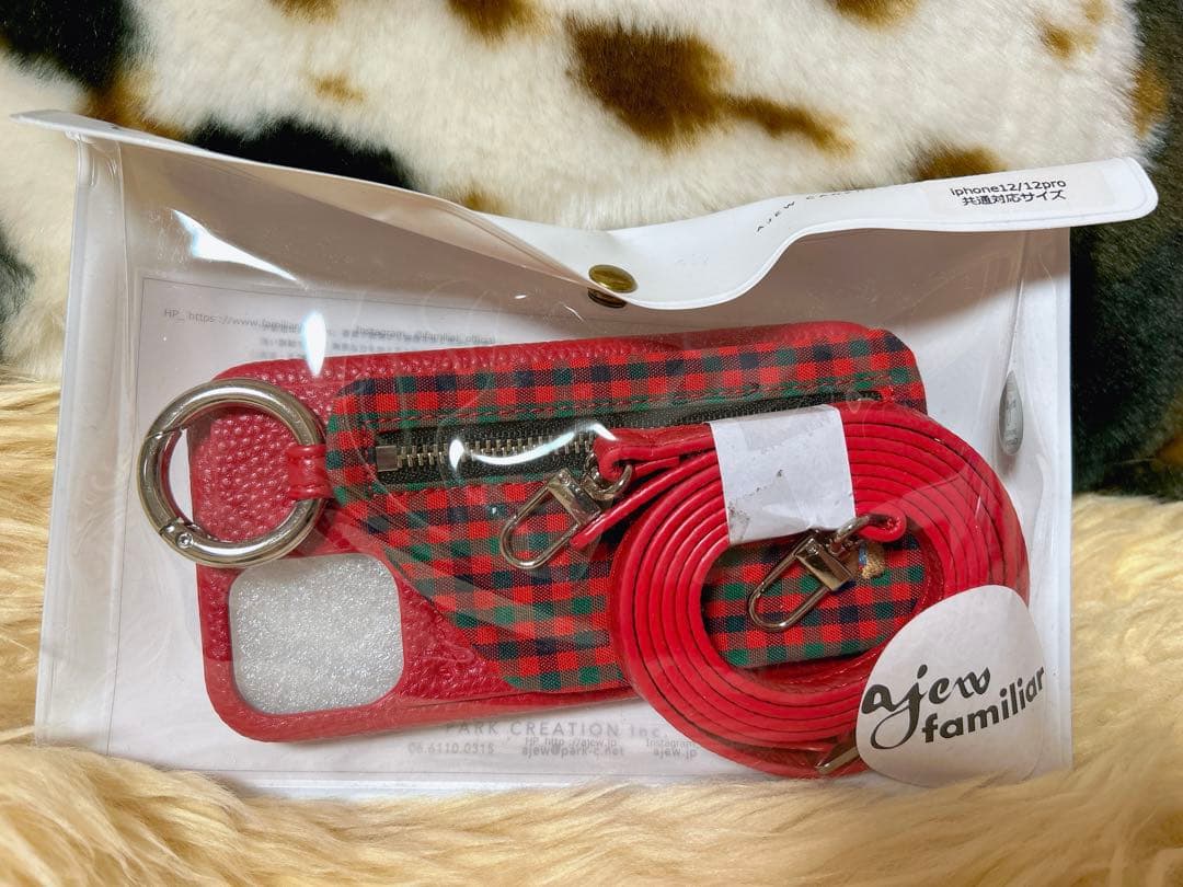 familiar ajew ファミリア エジュー　スマホケース　red 完売品