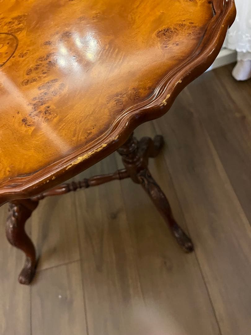 猫脚@イタリア製彫刻入りアンティーク@サイドテーブル