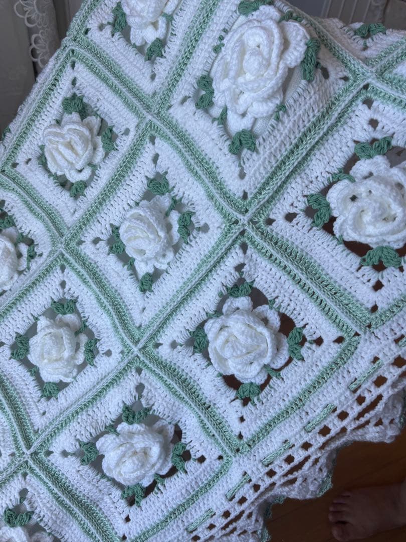 ハンドメイド 薔薇 モチーフ ブランケット 白 リボン