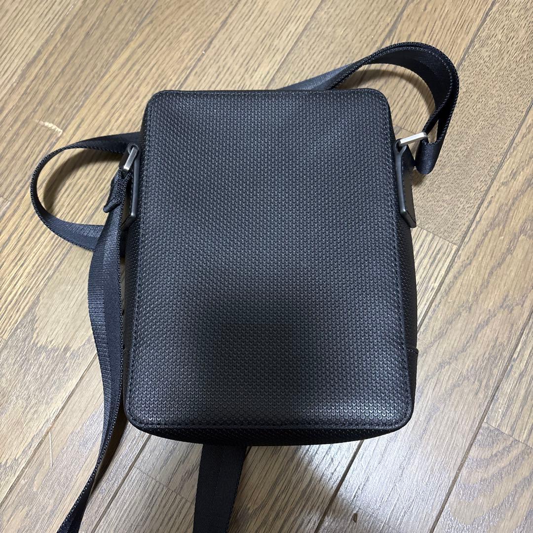 Lacoste ブラック ショルダーバッグ