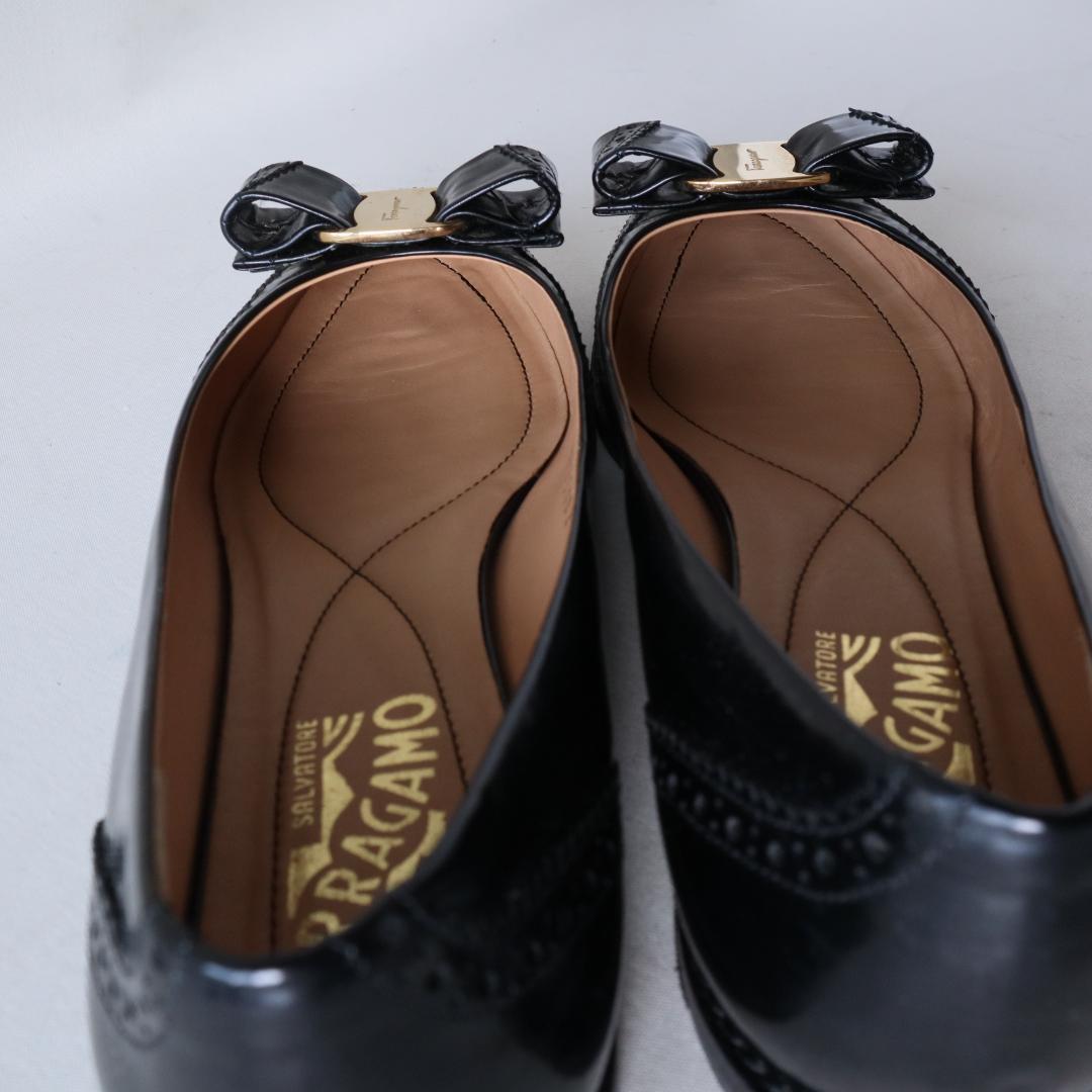 フェラガモヴァラリボンフラットパンプス