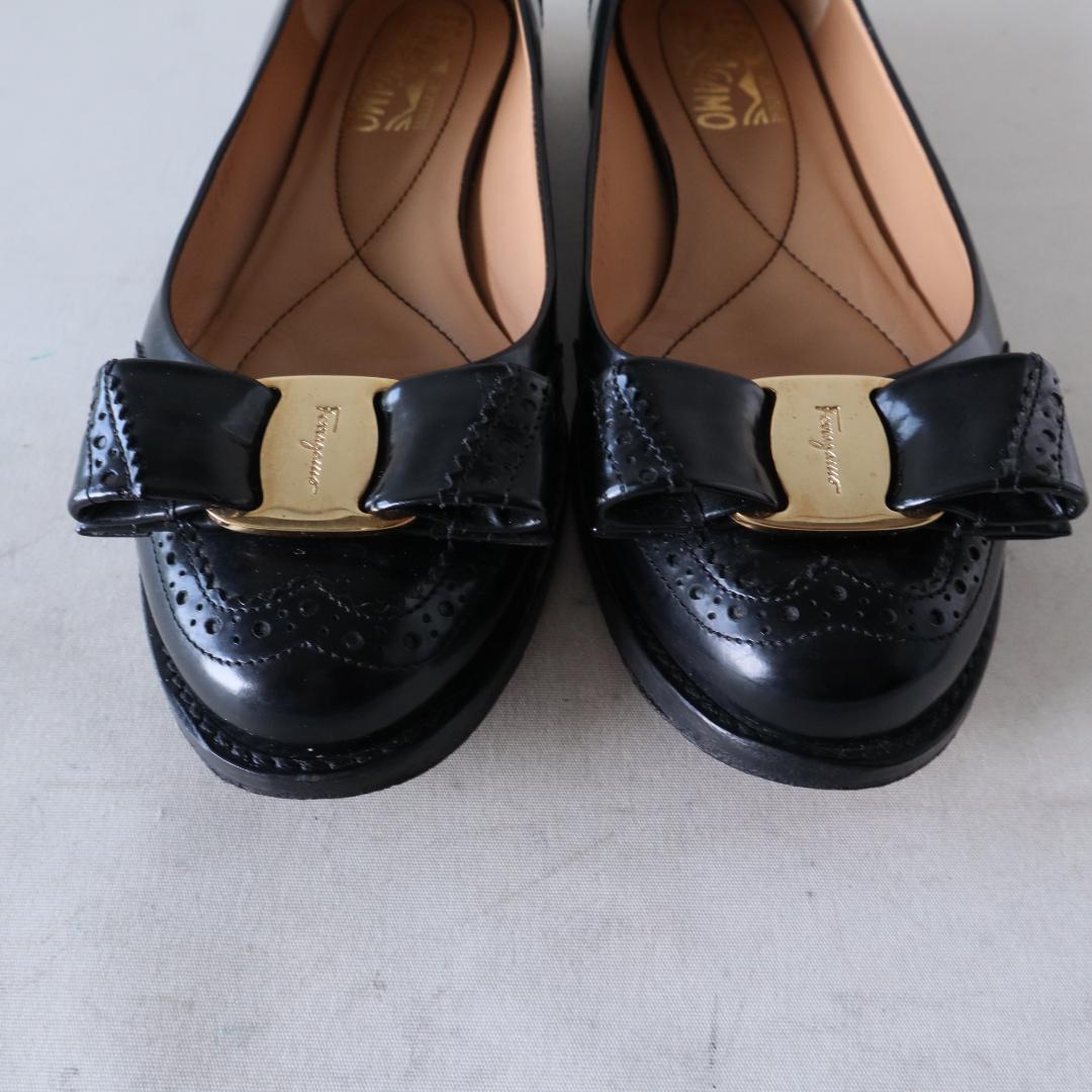 フェラガモヴァラリボンフラットパンプス