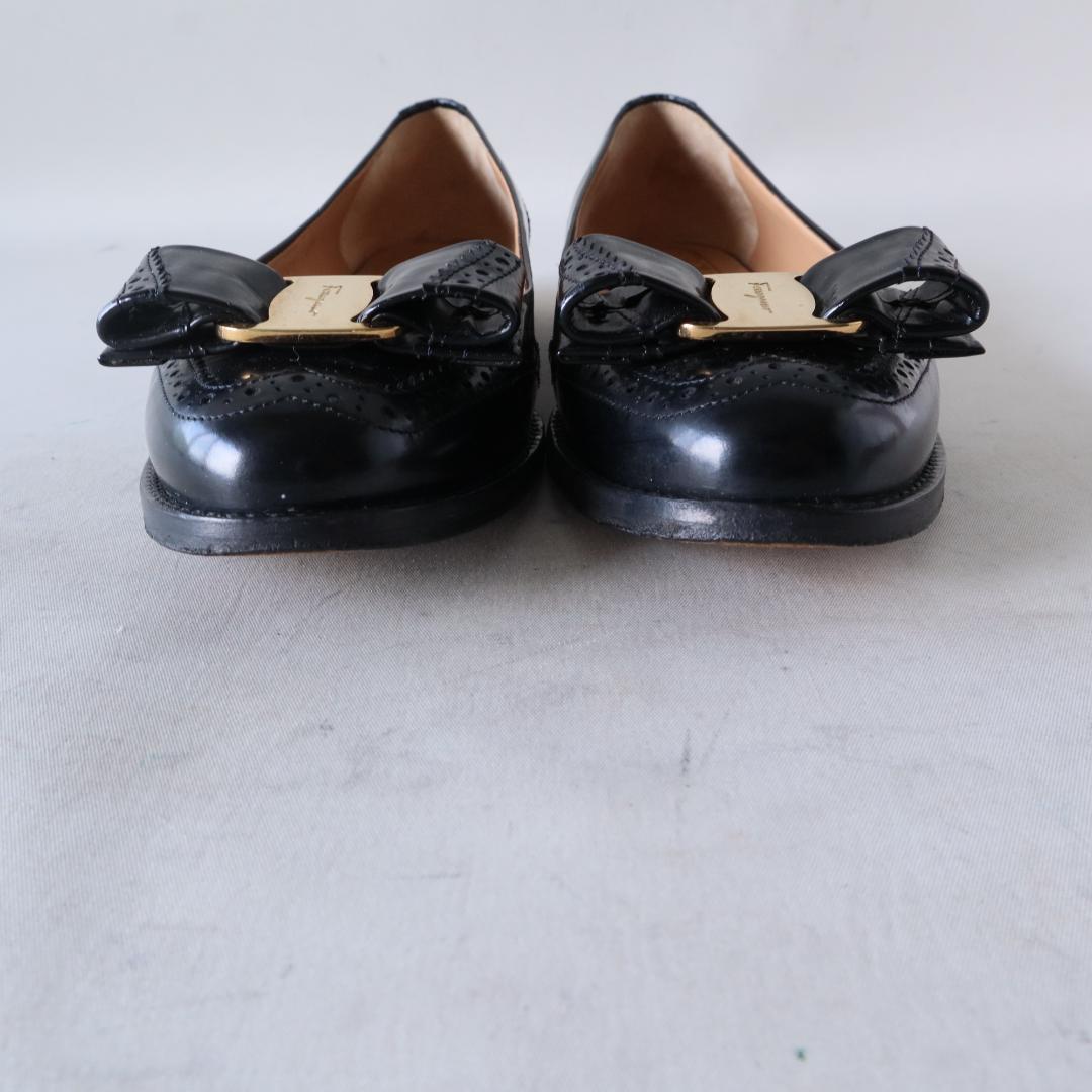 フェラガモヴァラリボンフラットパンプス