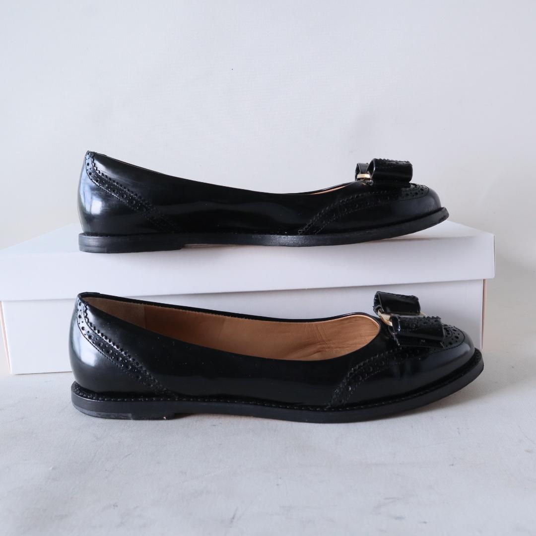 フェラガモヴァラリボンフラットパンプス