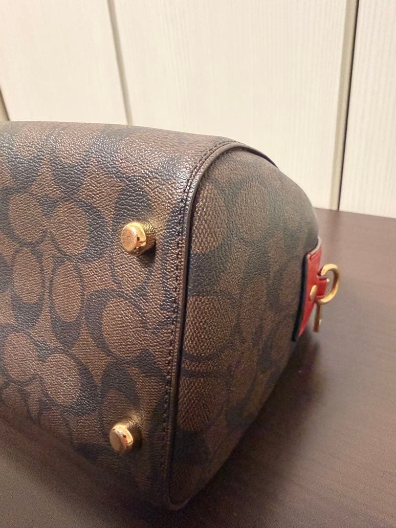 美品　コーチ ローアン サッチェル シグネチャー 2way ショルダーバッグ 赤