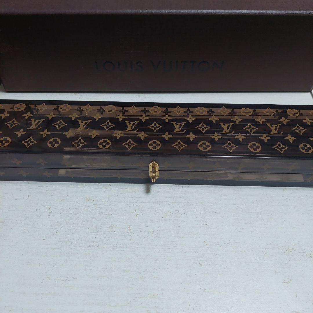 未使用　Louis Vuitton箸入れ、箸、箸置き 木製