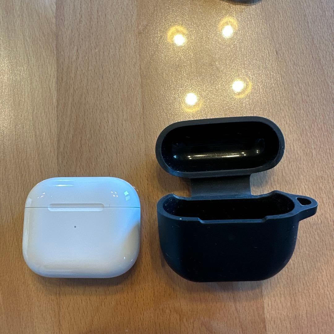 AirPods3 本体（純正品）+ ケース付き