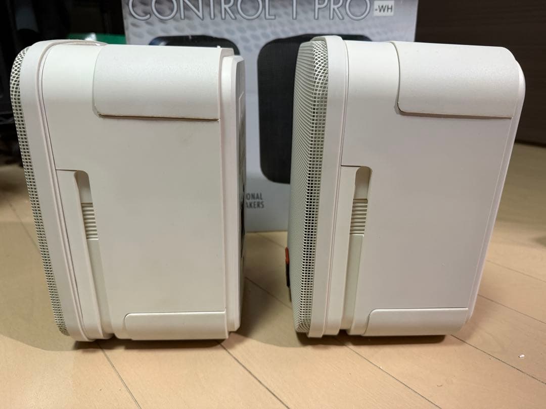JBL Control 1 PRO-WH 2本　ホワイト