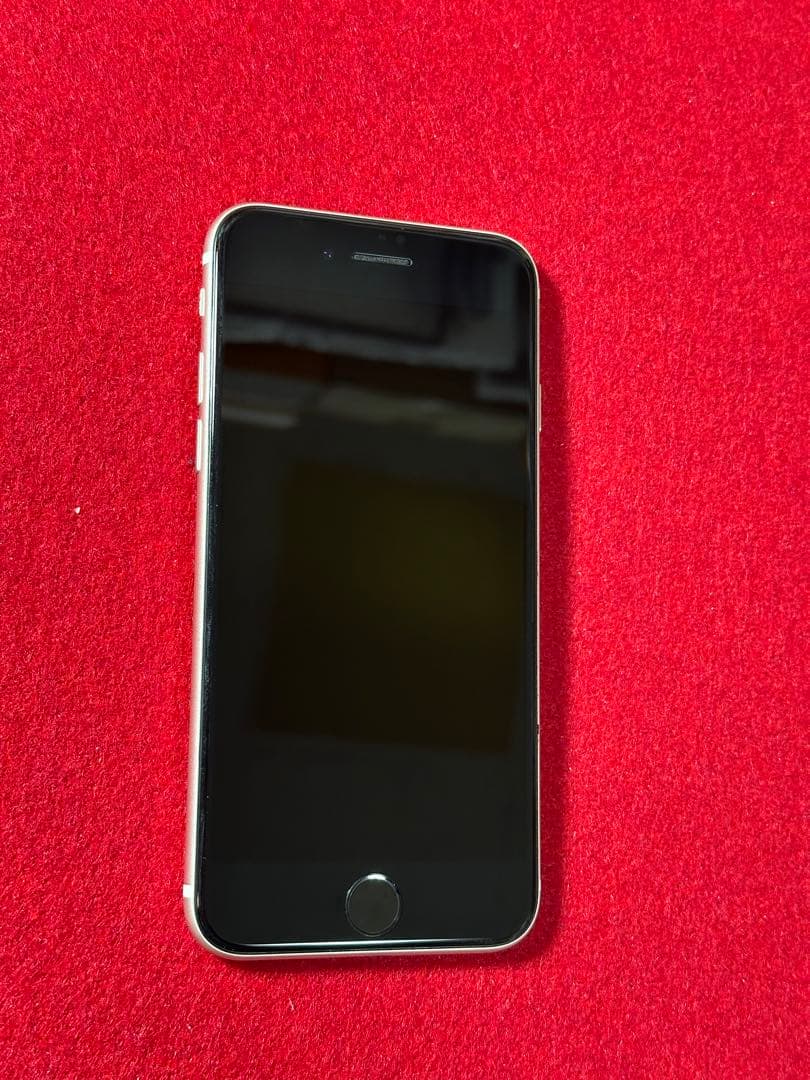 【5622】iPhone SE3第3世代スターライト 64GB simフリー