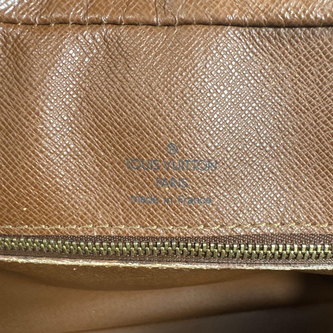 LOUIS VUITTON ポルトドキュマン ヴォワヤージュ モノグラム