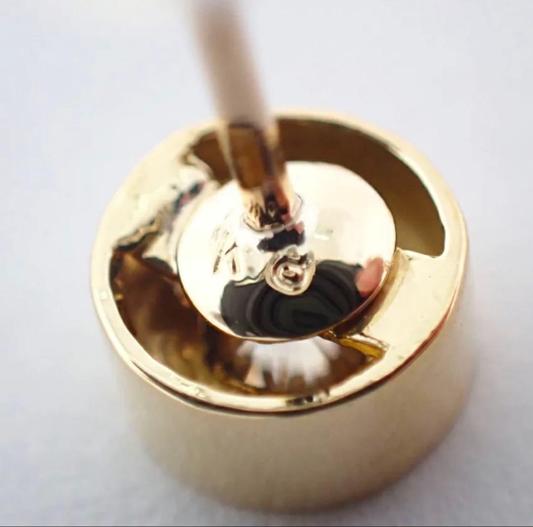 k18ダイヤモンドピアス　片耳　フクリン　覆輪　１／2セット